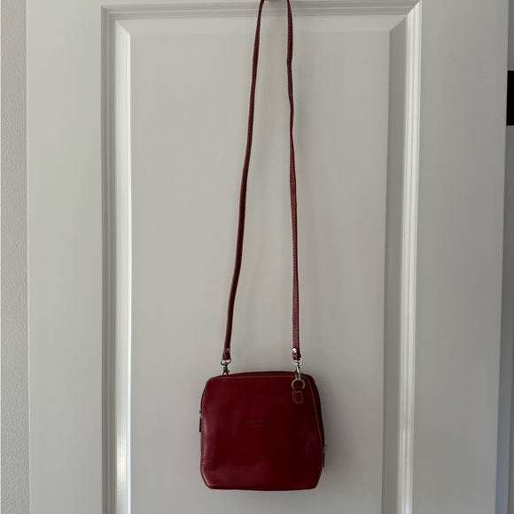 Vera Pelle Elegant Red Crossbody Bag - Picture 2 of 6